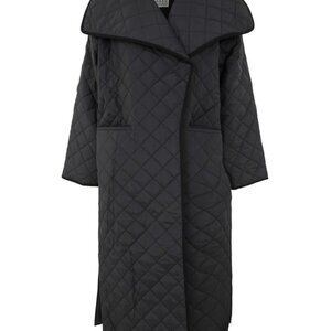 NWOT Toteme Signature Quilted Coat in Black